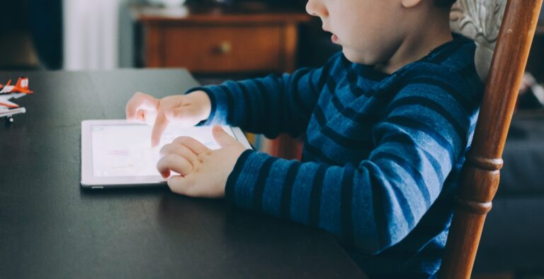 what is digital parenting