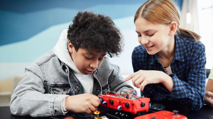 creative STEM kits for 12 year olds combining art and hands on learning